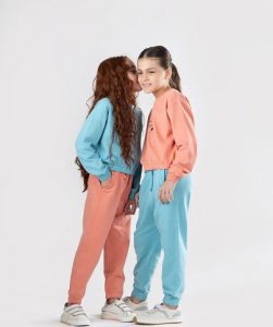 دخترانی با شلوار های زیبا