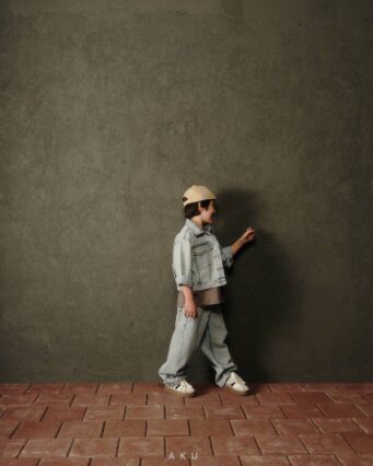 گالری سوم کت جین دو جیب AKU