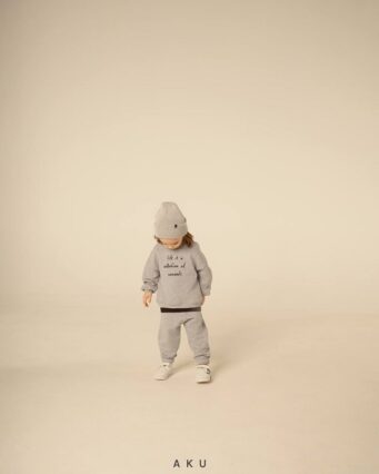 استایل شلوار جاگر داخل کرک AKU طوسی