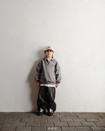 تصویر چهارم استایل نیم زیپ دورس AKU