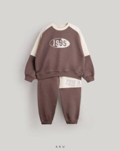 ست دو تیکه ورزشی aku طرح 1995، قهوه ای